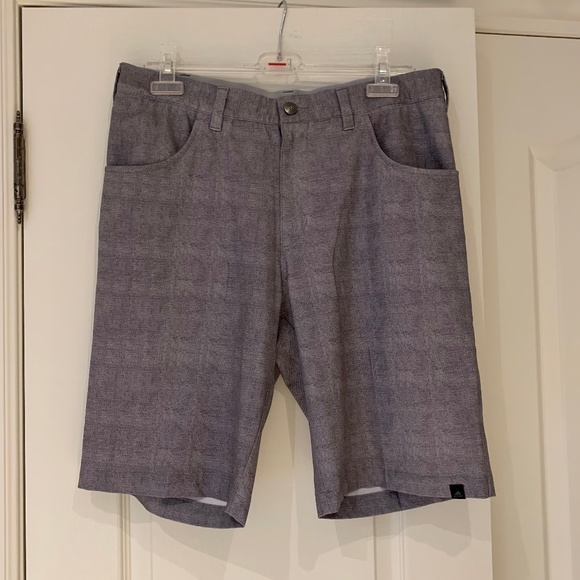Adidas Short, Size 32, Grey - Picture 8 of 13